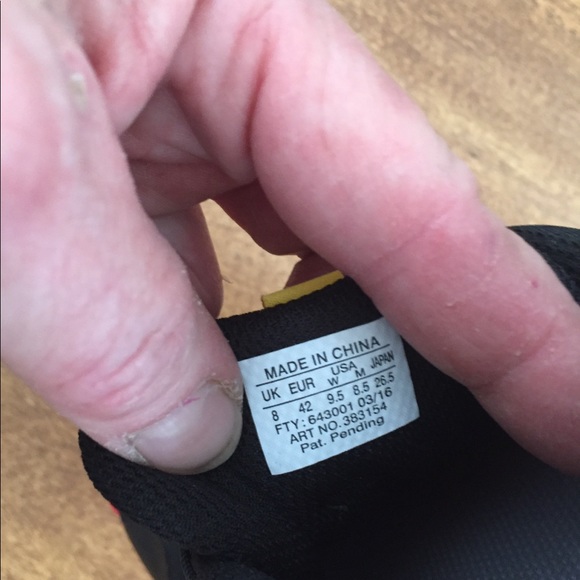 Salon and trail running shoes. Men’s size8M - Picture 3 of 4